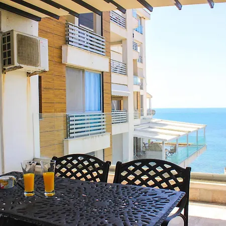 Coastal Harmony B63 Apartmán *